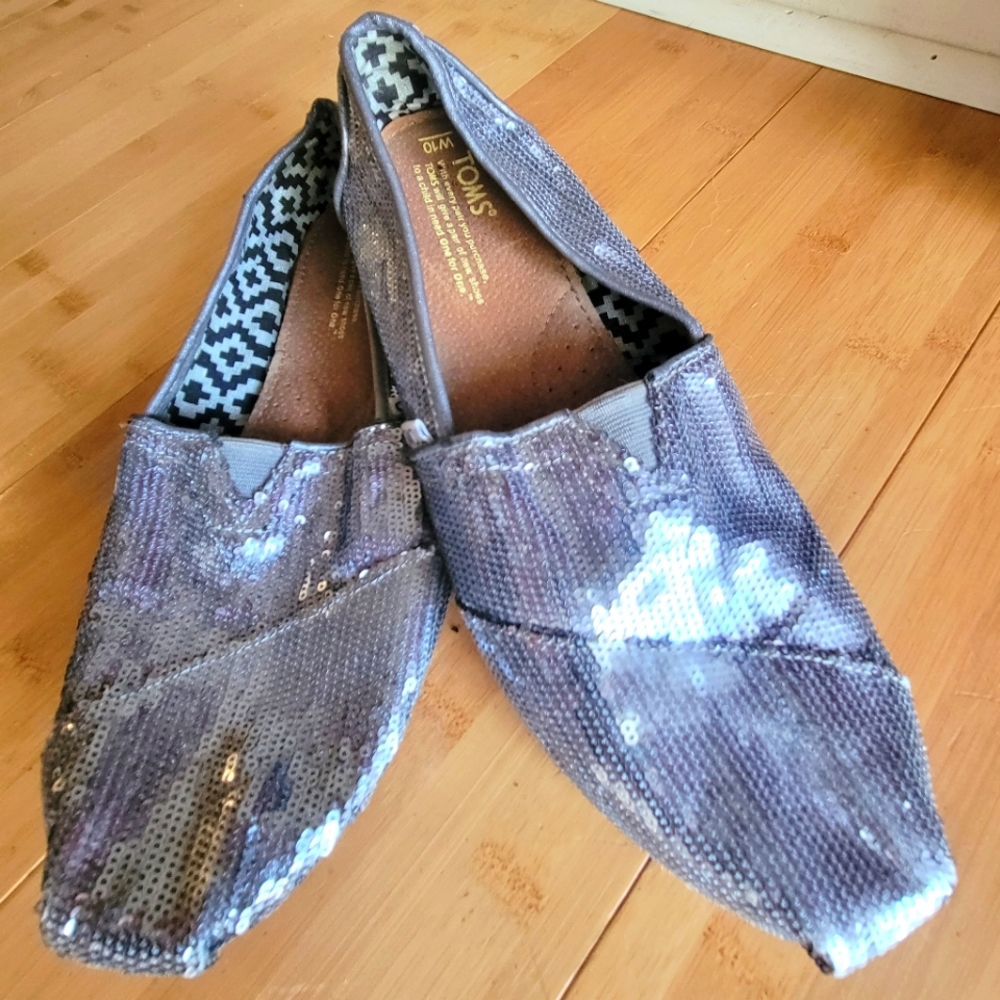 Women's Toms slip-ons size 10